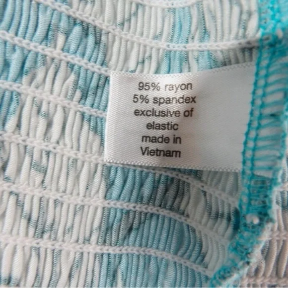 LANE BRYANT Vibrant Soft Stretch Floral Smocked Top in Teal/White  Size 18/20 - Picture 7 of 8